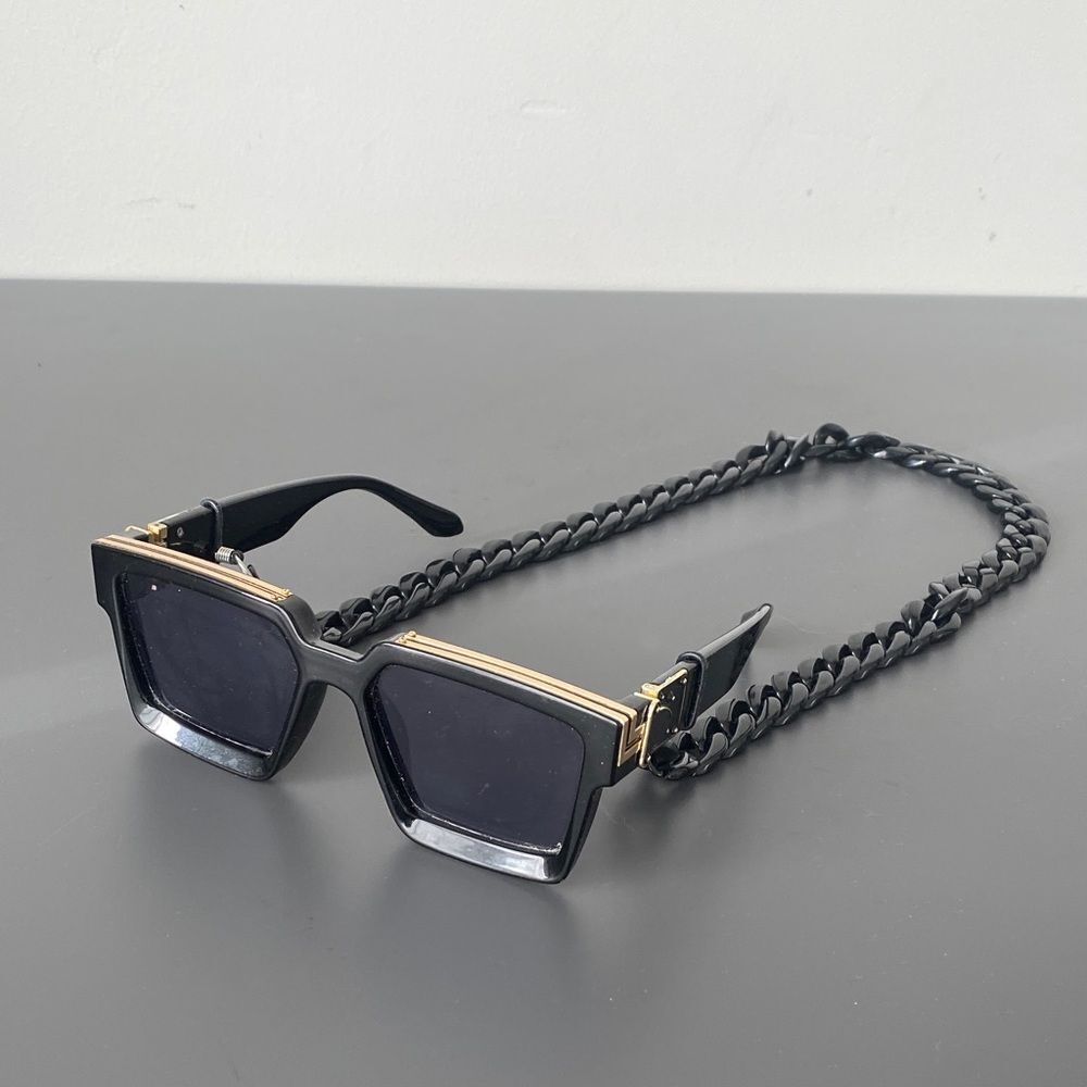 Source Unknown Black Sunglasses with Gold Trim and Chain
